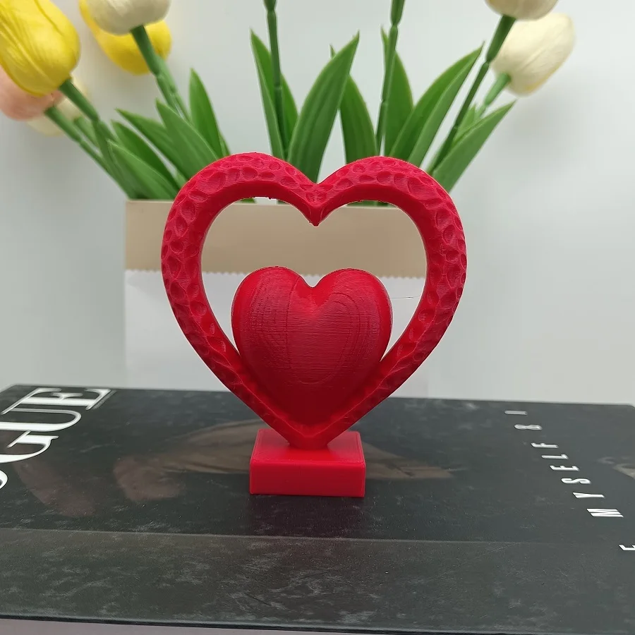 Love Gate ornaments, romantic home desktop decoration, plastic craft red heart-shaped ornaments, Valentine's Day gifts, wedding
