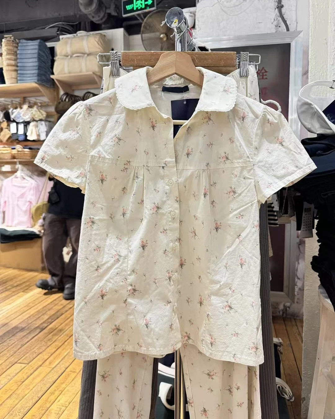 Nova blusa de manga curta com estampa floral feminina verão peter pan colarinho único breasted blusas doce casual moda camisa topos