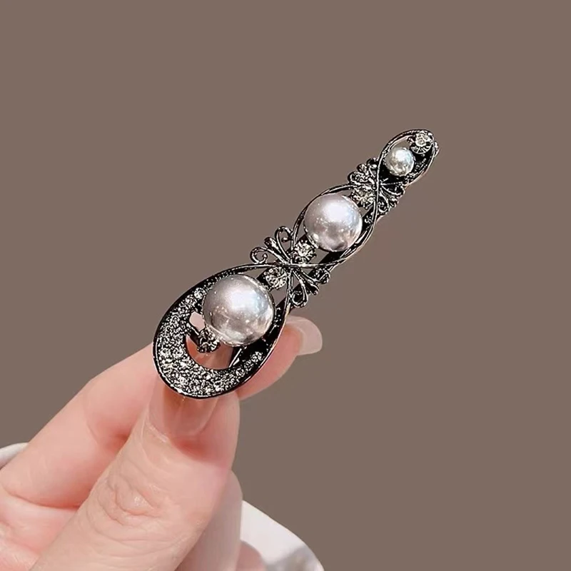Koreanische Art elegante Strass Schmetterling Blume Haars pangen Haars pange für Frauen neue Seite Clip Pony Clip High-End Enten schnabel Clip – Detail 2