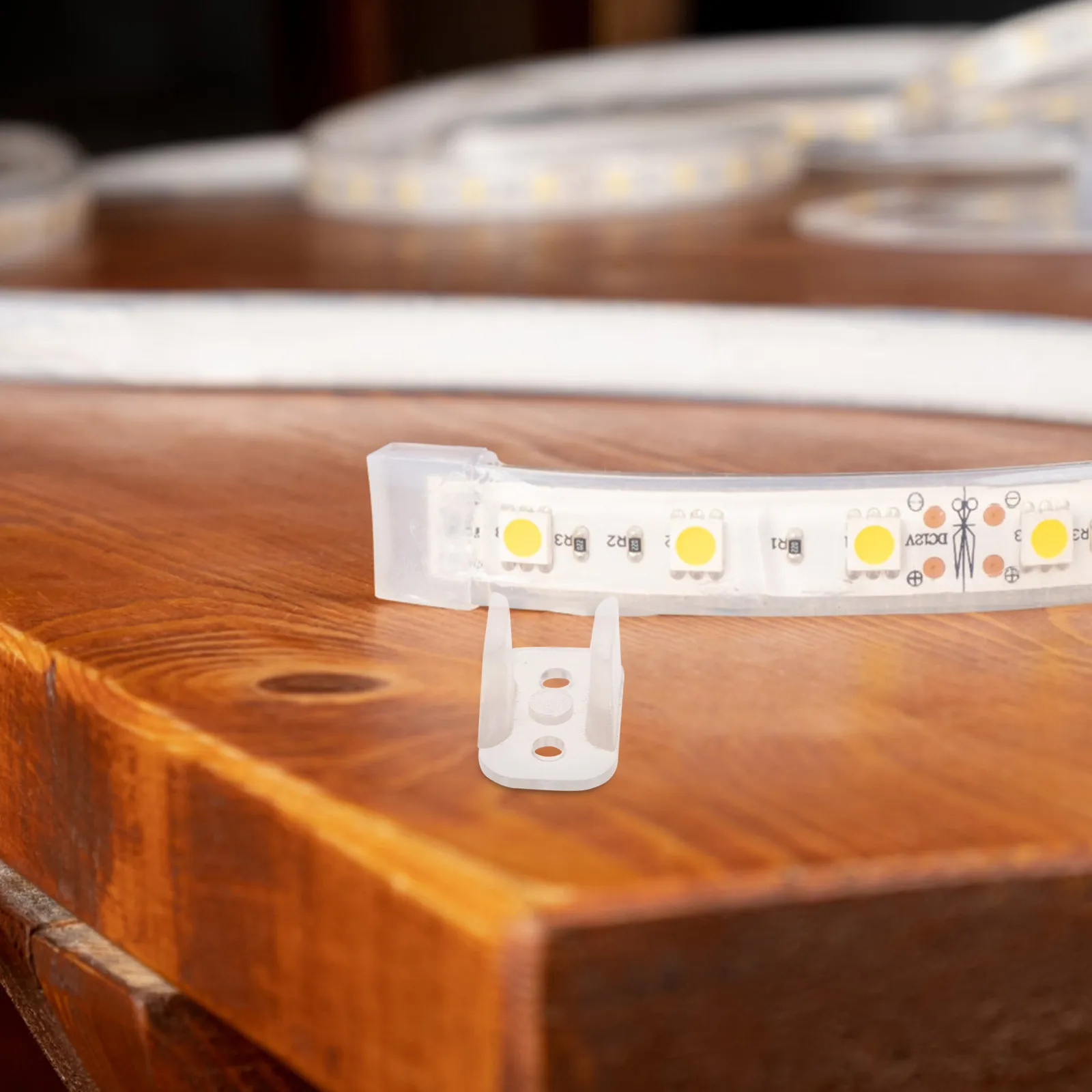 100Pcs Ultra-Thin LED Strip Light Clips Pc Material Single Screw Design Easy Install Fixing Clips for 6-7Mm Soft Hard Light