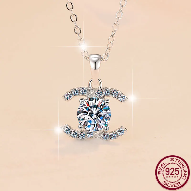 

New S925 silver moissanite pendant necklace, fashionable and versatile jewelry, pure silver necklace for wedding jewelry.