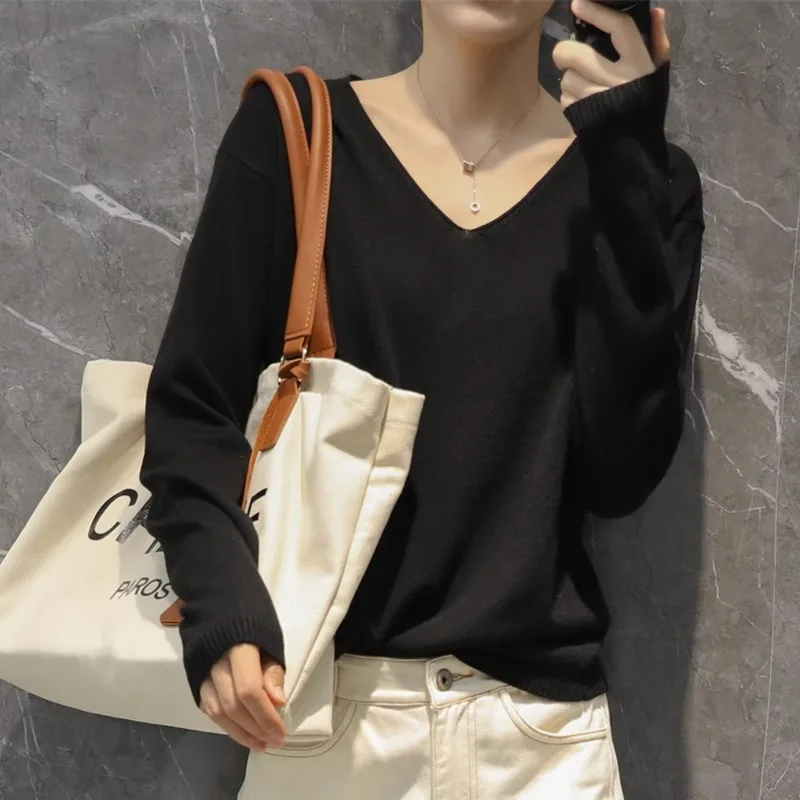 Spring Autumn Loose Women's Knitted V-neck Sweater Thin Casual Style Short Sleeve Regular Length  Color Base Layer Shirt