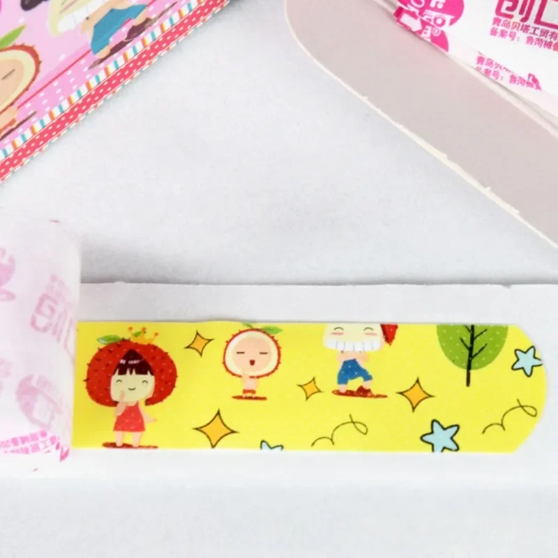 120szt Cute Cartoon Animal Bandage Waterproof Breathable Cute Kids Minor Wound Hemostatic Bandage Home Daily First Aid Supplies