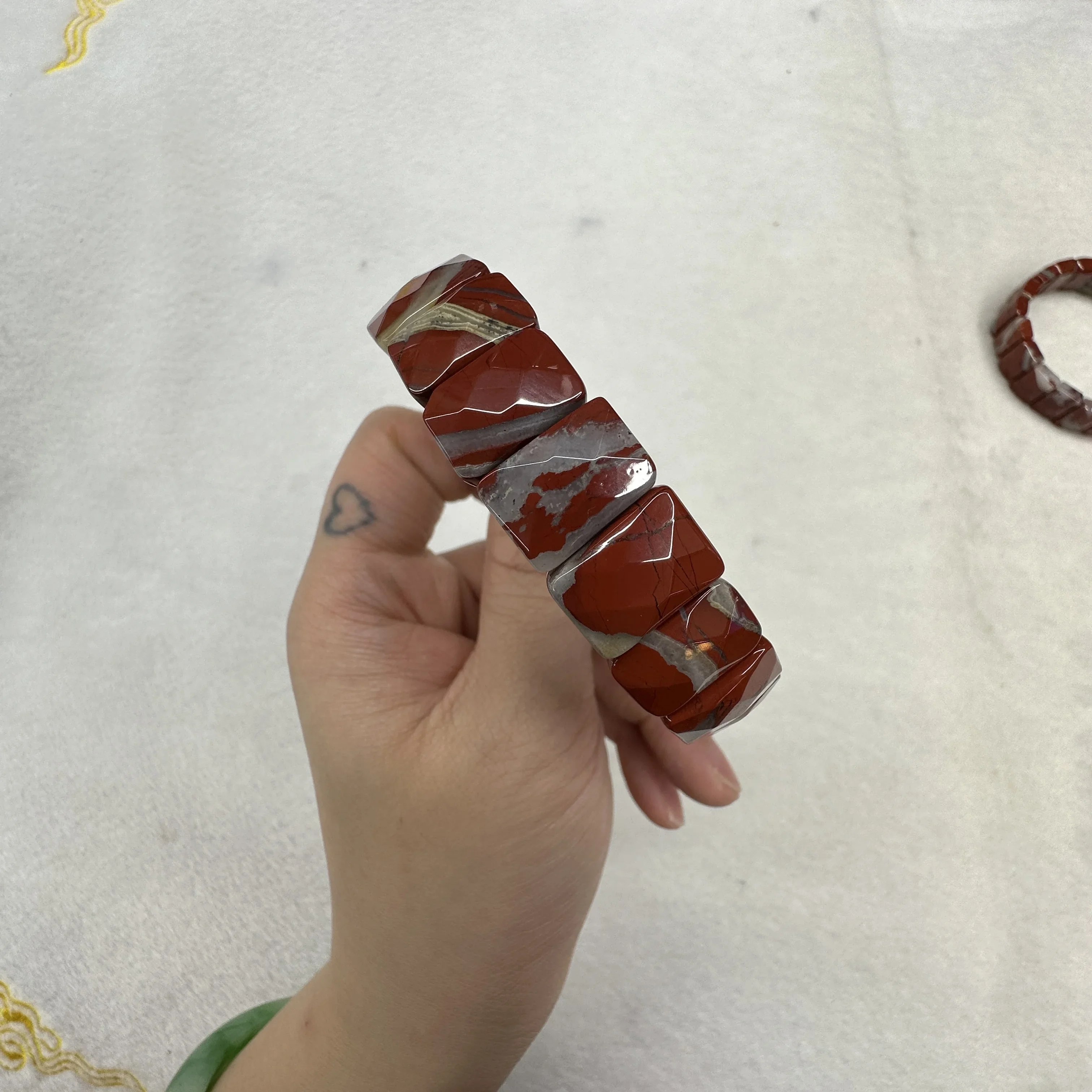 

Natural Red Jasper Beads 9x12mm Red Bracelet Bead Jewelry Energy Magnetic Fashion Crystal Reiki Accessory for Women Men Party