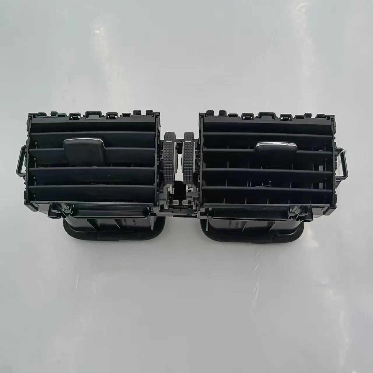 

Car Interior Parts Air AC Center Vent Outlet Car Interior Accessories Middle Air Vent Grille for Toyota Prado 2010-2013