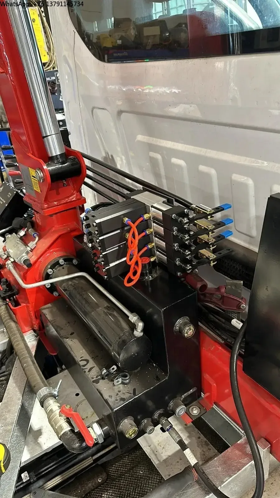 

Intelligent Wireless Remote Control, a New Experience for Truck Crane Lifting/4 Functions/12V, 24V/waterproof/