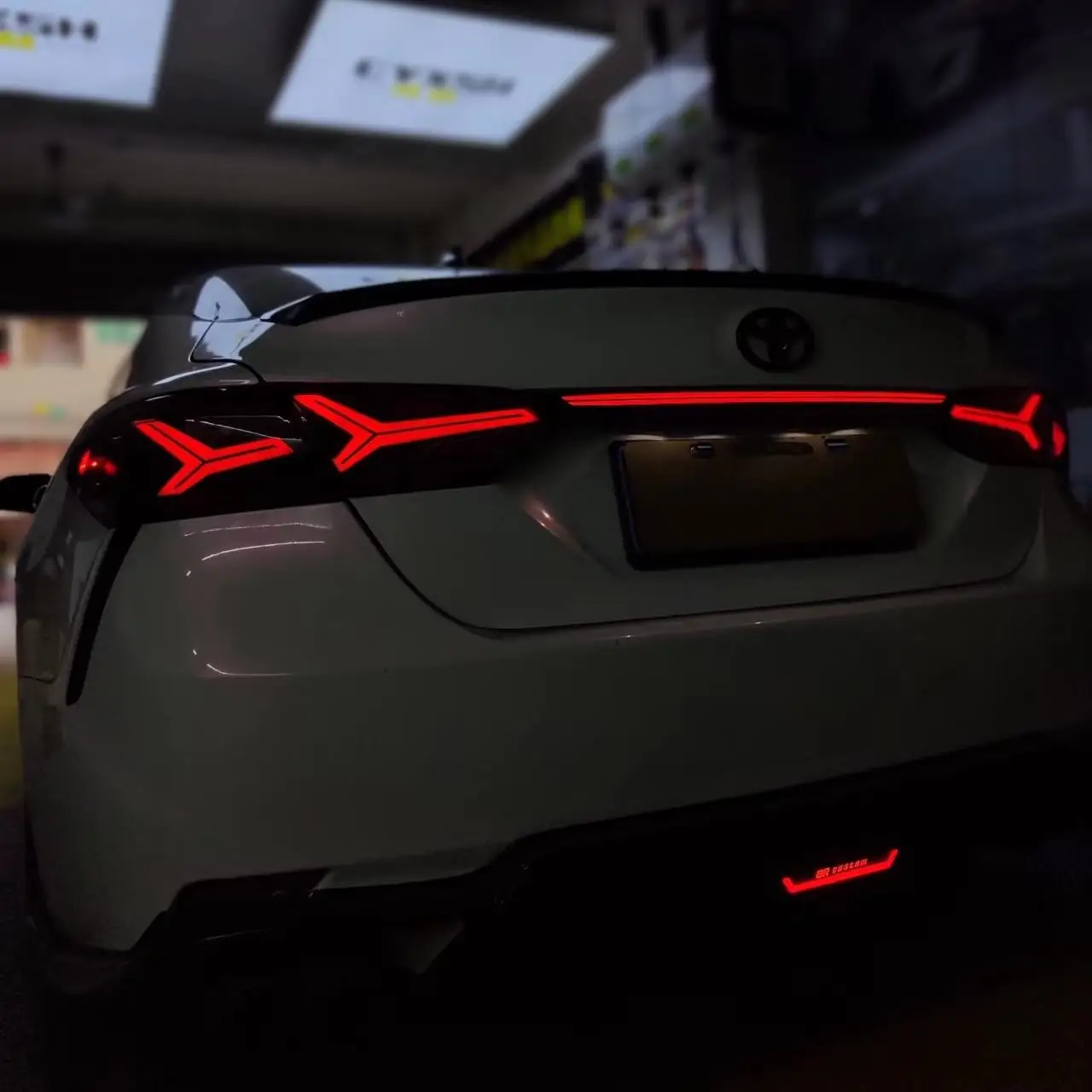 

LED Tail Lamps with Fishbone Design for Camry 8th Gen 2018-2021 Vehicles - Auto Lighting