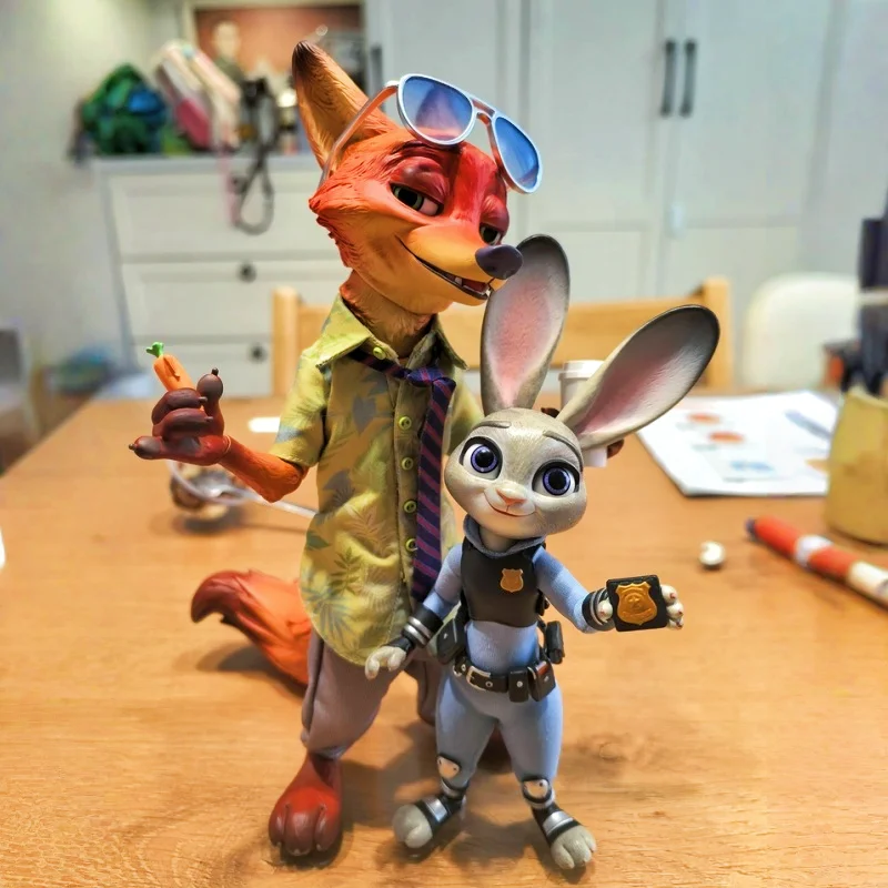Disney Zootopia Nick Judy Action Figure Originele Collectible Set Doek Gekleed Beweegbaar Gezamenlijk PVC Model Speelgoed Cadeau Desktop Decor