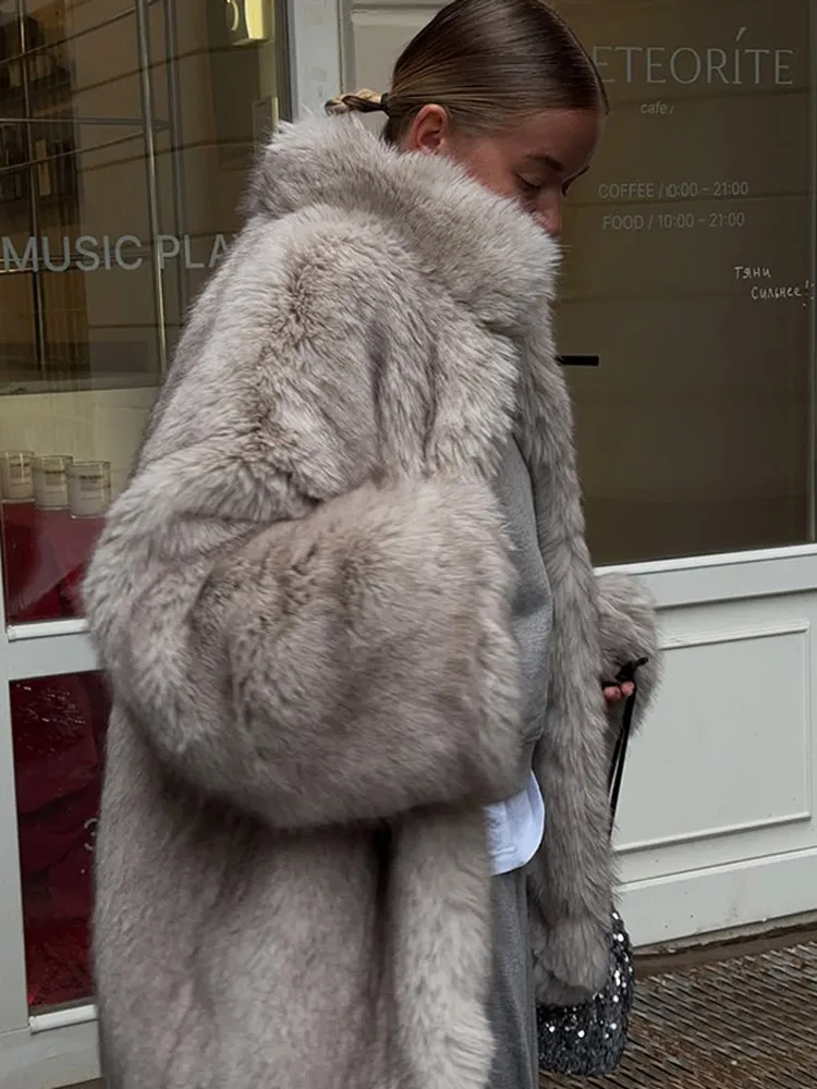 Women Stand Collar Faux Fur Coat Chic Full Sleeve Loose Highstreet Thickened Outerwears Luxury New Lady Winter Daily Warm Jacket