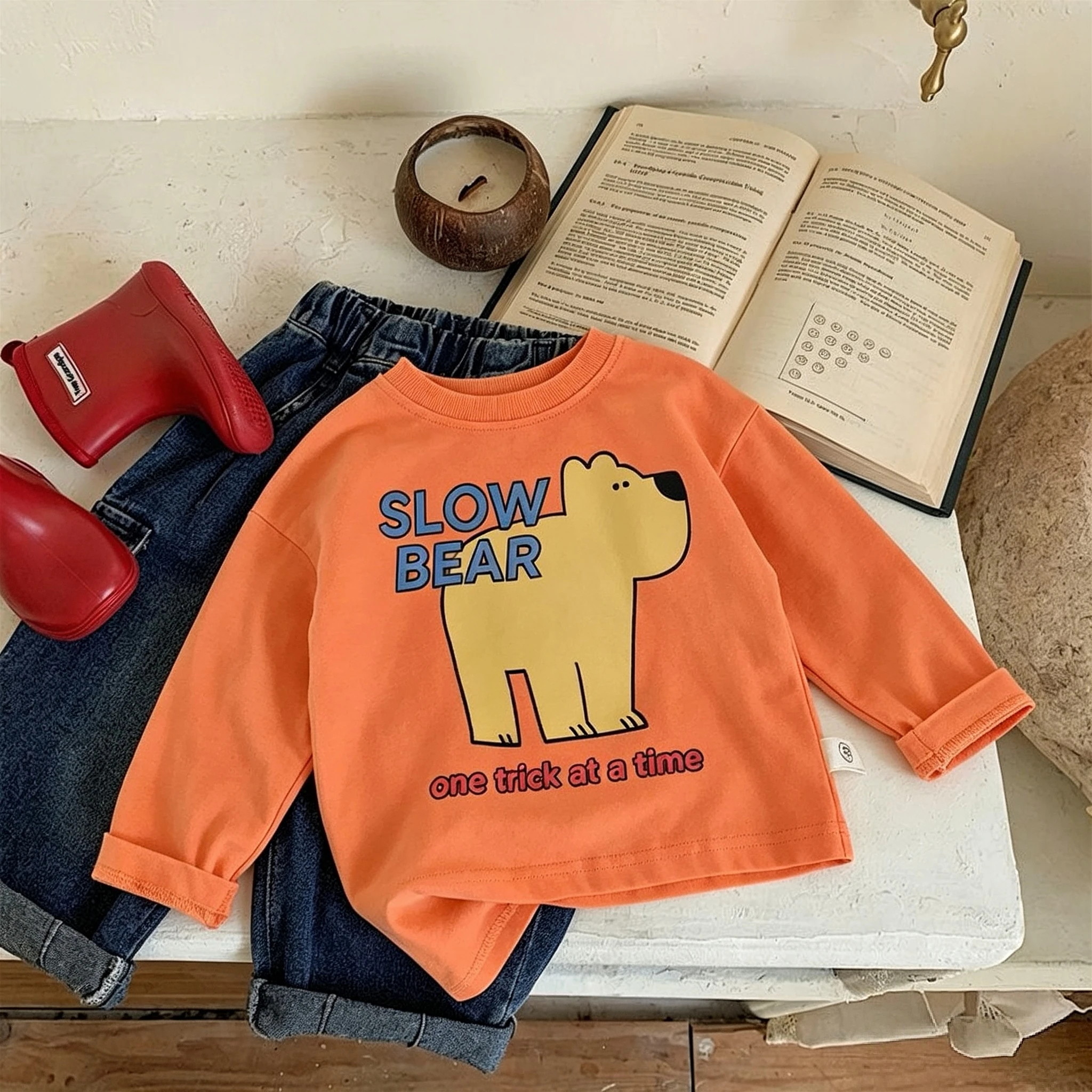 Kinderoberteile mit Cartoon-Print, modische, beliebte Langarm-T-Shirts für Kinder, Frühlings- und Herbstkleidung, schlichtes, lässiges Kinder-Basis-Shirt – Detail 3
