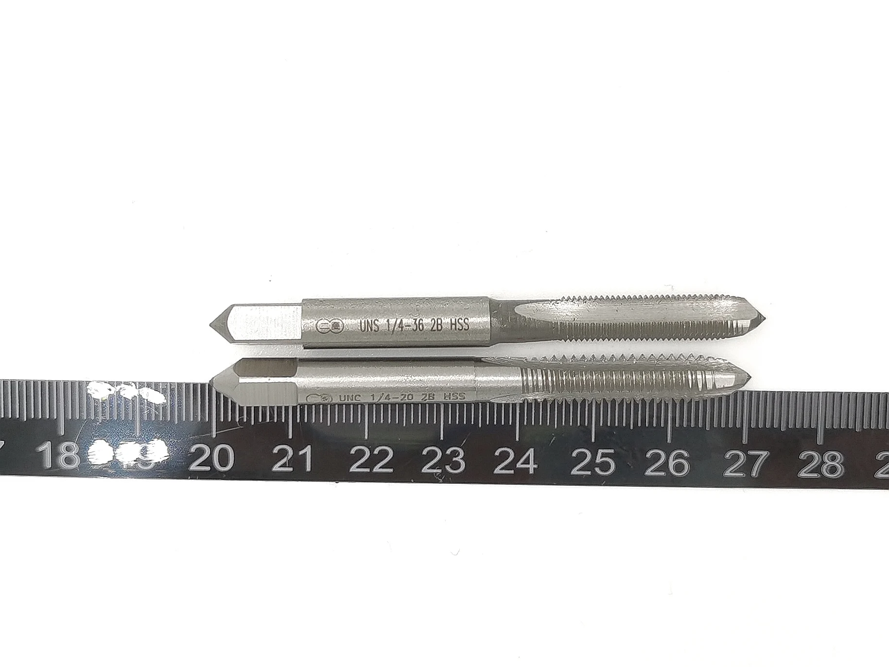 Two-turn US machine taps Tap 1/4 quarter 20 24 28 32 36 40 positive and reverse wire