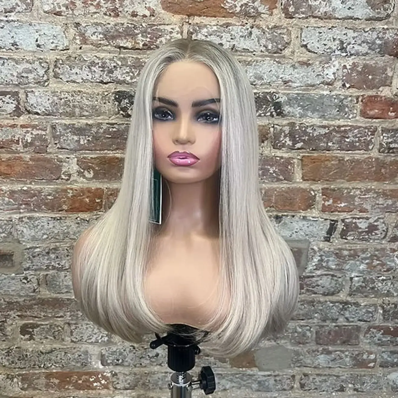 

Синтетические парики с кружевной передней частью Ash Sliver Ombre, прямые, мягкие, средней длины, с естественной линией роста волос, для женщин, для повседневного использования, вечеринок и косплея