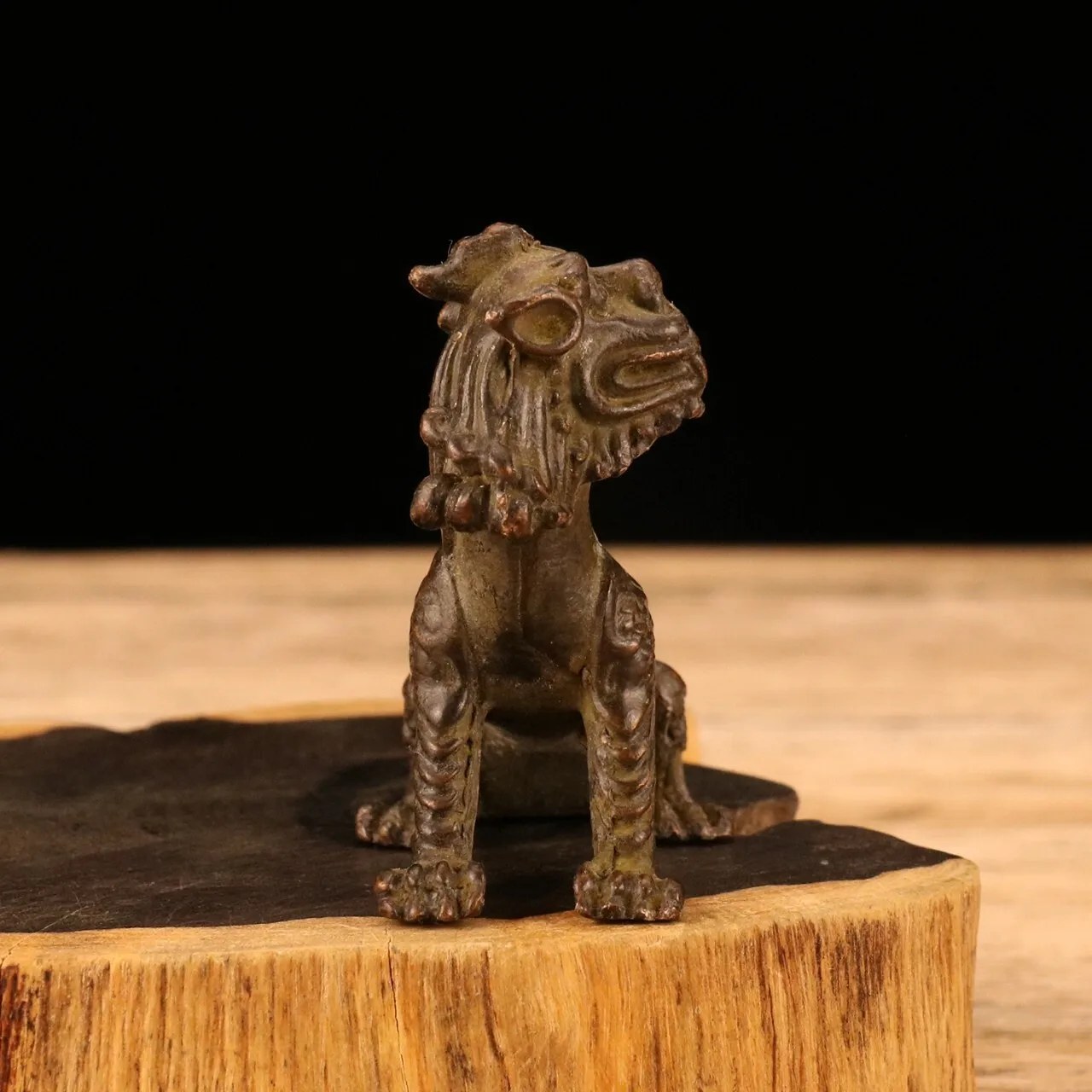 Retro Bronze Mini Kylin Lion Sculpture Auspicious Myth Beast Animal Figurine Tabletop Home Office Decoration Craft