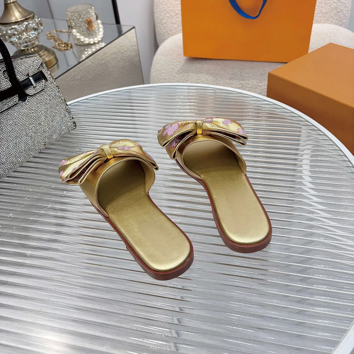 صندل صيفي عالي الجودة لعام 202 - مراجعة Mule Slip On وسعره