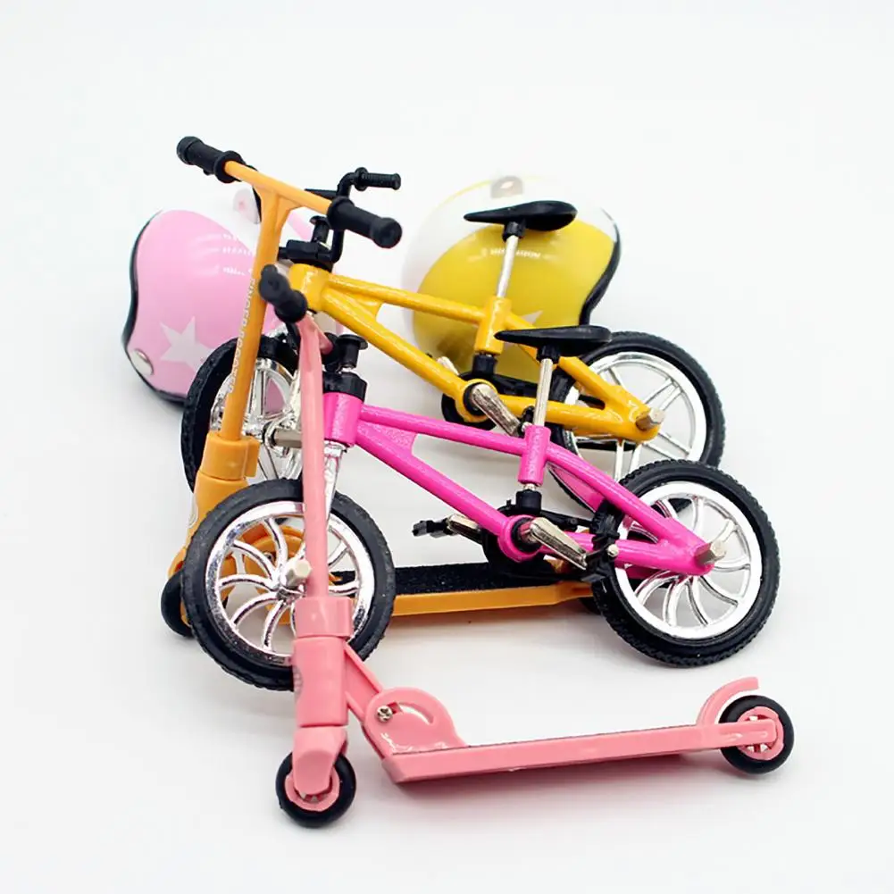 Dollhouse Bicycle Model Dollhouse Helmet Accessory Miniature Bicycle Scooter Helmet Set Finger Bike Toy for Doll Houses for 1/6