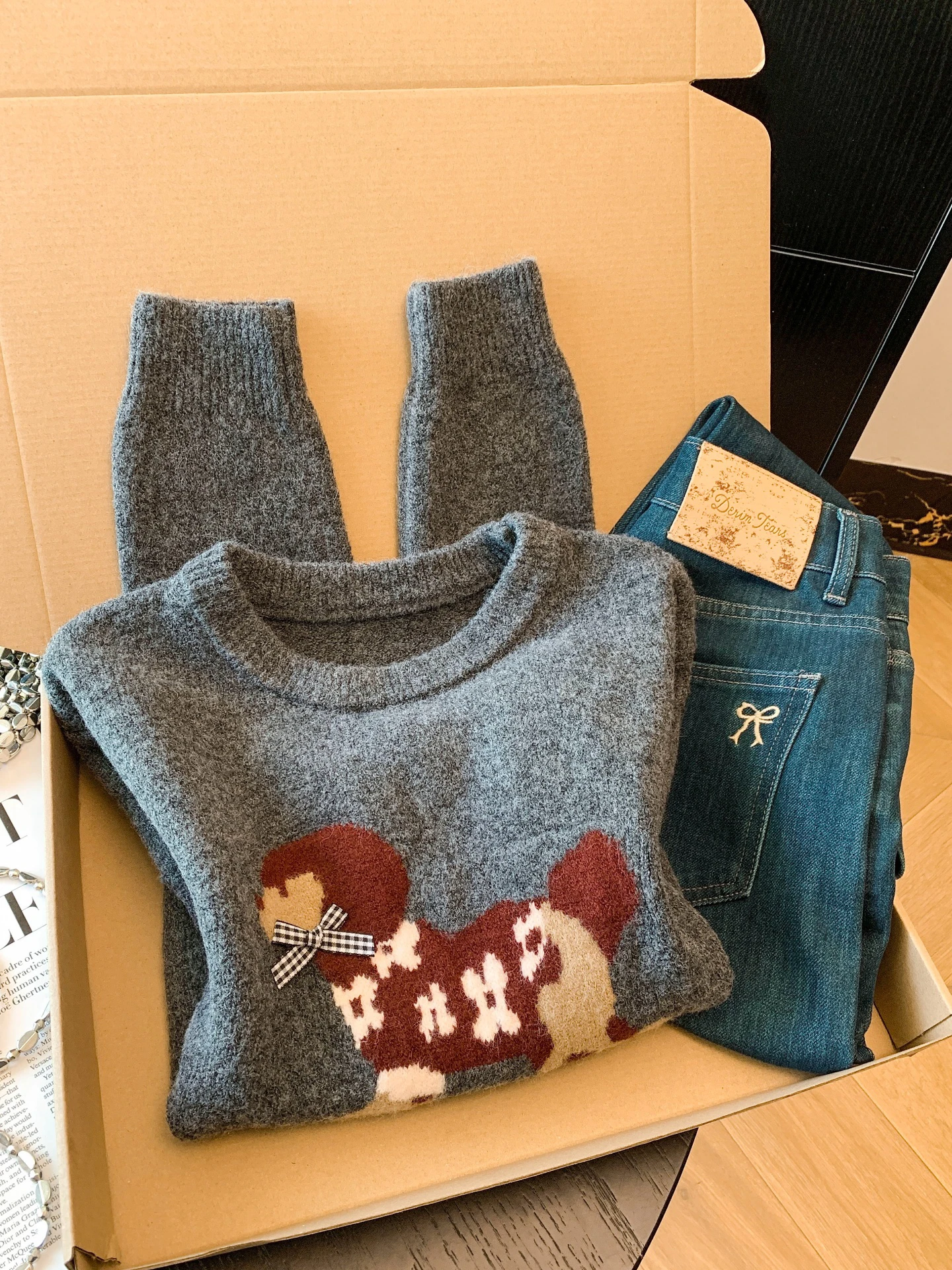 بلوزة محبوكة من سلسلة Miu مع نمط كلب وربطة عنق للنساء للتخسيس الشتوي طويل Sve ناعم كوري Sle Commute Faion