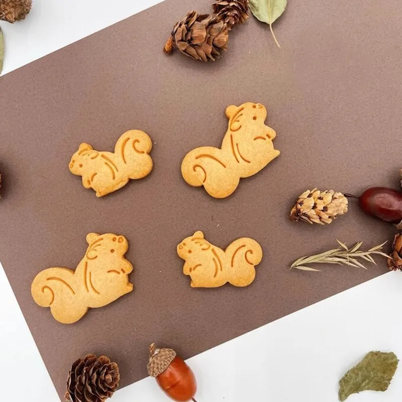 Cute Squirrel Pattern 3D Biscuit Mold Forest Animals Butter Pastry Cookie Stamps DIY Fondant Cookie Cutter Mold Baking Supplies