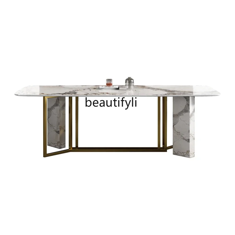 

Набор из стола и стульев в итальянском стиле