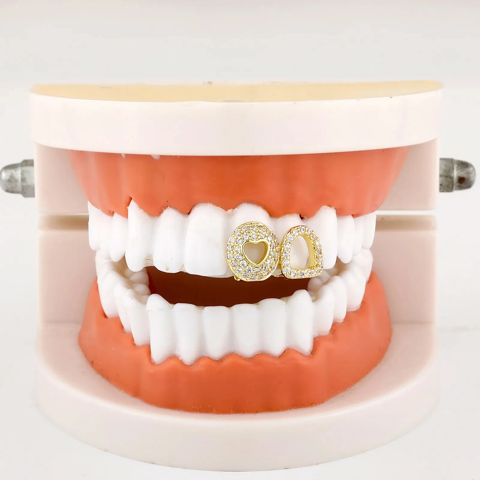 Iced Out Full CZ Stone Double Hollow Heart Teeth Grillz Vintage Shiny Zircon Tooth Caps For Women Men Rapper Jewelry