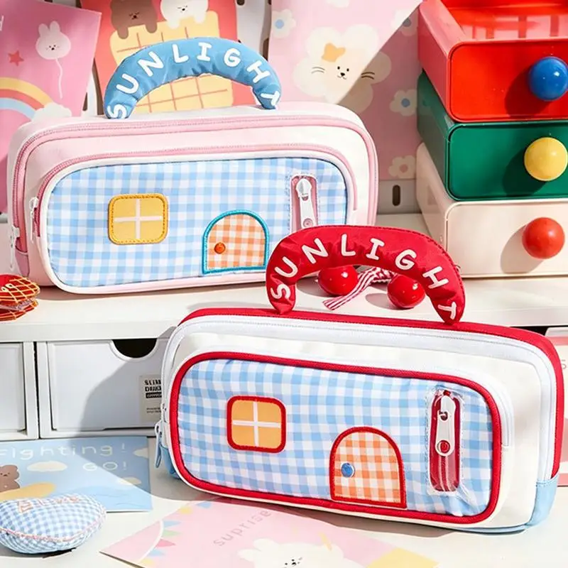 Niedliches kleines Haus-Gingham-Federmäppchen mit großer Kapazität und verstärktem Griff für den täglichen Gebrauch von Schülern und Kindern in der Schule. – Detail 8
