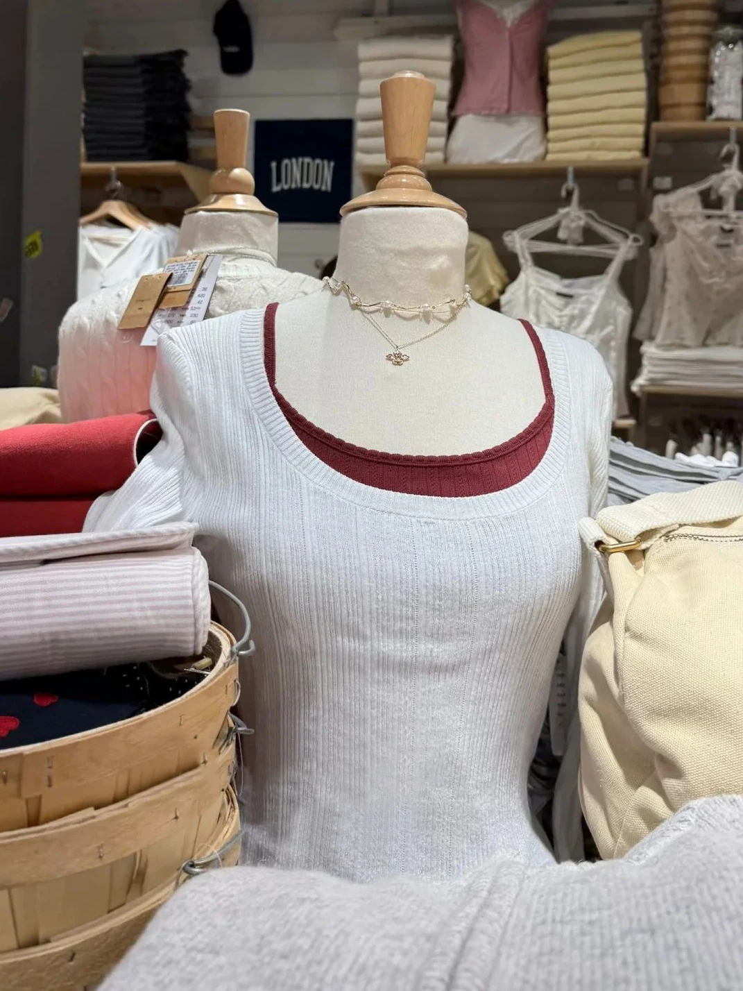 

Белая ребристая вязаная футболка с длинным рукавом, женская весенняя хлопковая тонкая футболка с круглым вырезом, женская повседневная простая милая трикотажная футболка, топы