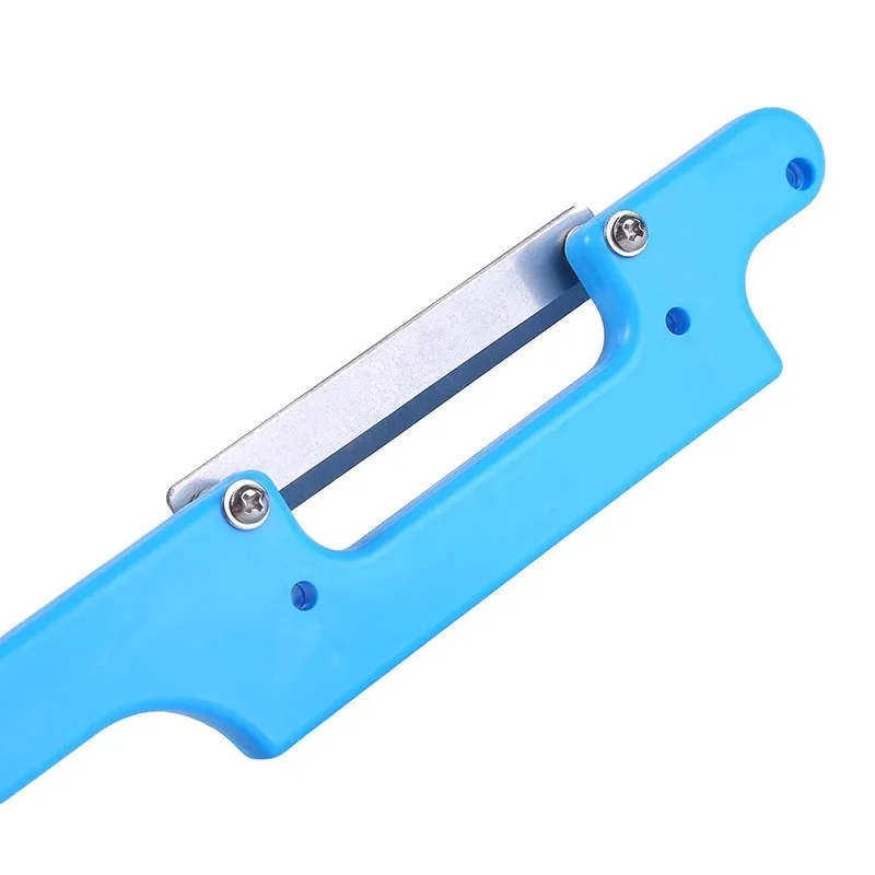 

Многофункциональная настольная мясорезка для нарезки говядины, мяса, овощей, замороженных продуктов, а также для приготовления рулетов из мяса и овощей.