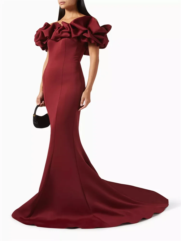 Op maat gemaakte elegante ruches slim fit zeemeermin avondjurk mouwloos off-the-shoulder halslijn pluizige ruches maxi treinjurk