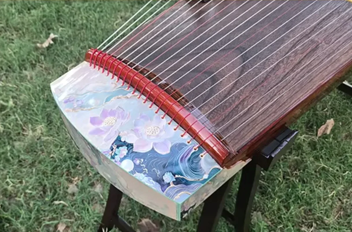 Guzheng 125cm, 21 Strings, White Lotus Flower Pattern, Traditional Chinese Stringed Musical Instrument
