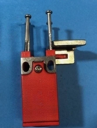 

Brand New Original 440K-E33046 440K E33046 Safety Interlock Switch Fast delivery