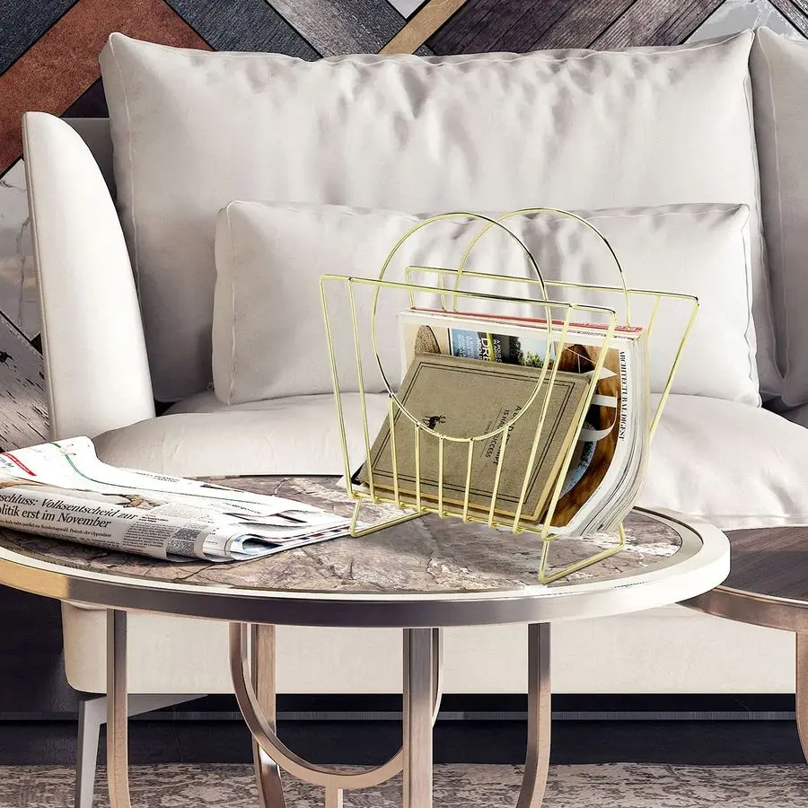 ミッドセンチュリー真鍮メッキメタル製自立型マガジンホルダー、装飾的なバッグ型デザインの書類ファイルラック