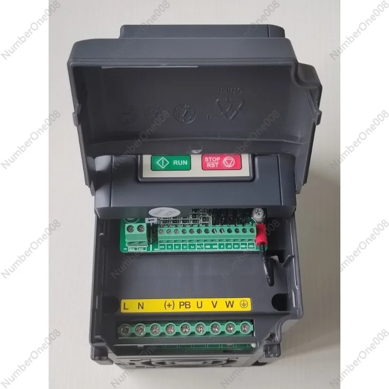 Single Phase 220V Three Phase 380V Frequency Converter 0 75KW to 2 2KW Variable Speed Drive for Motor Control