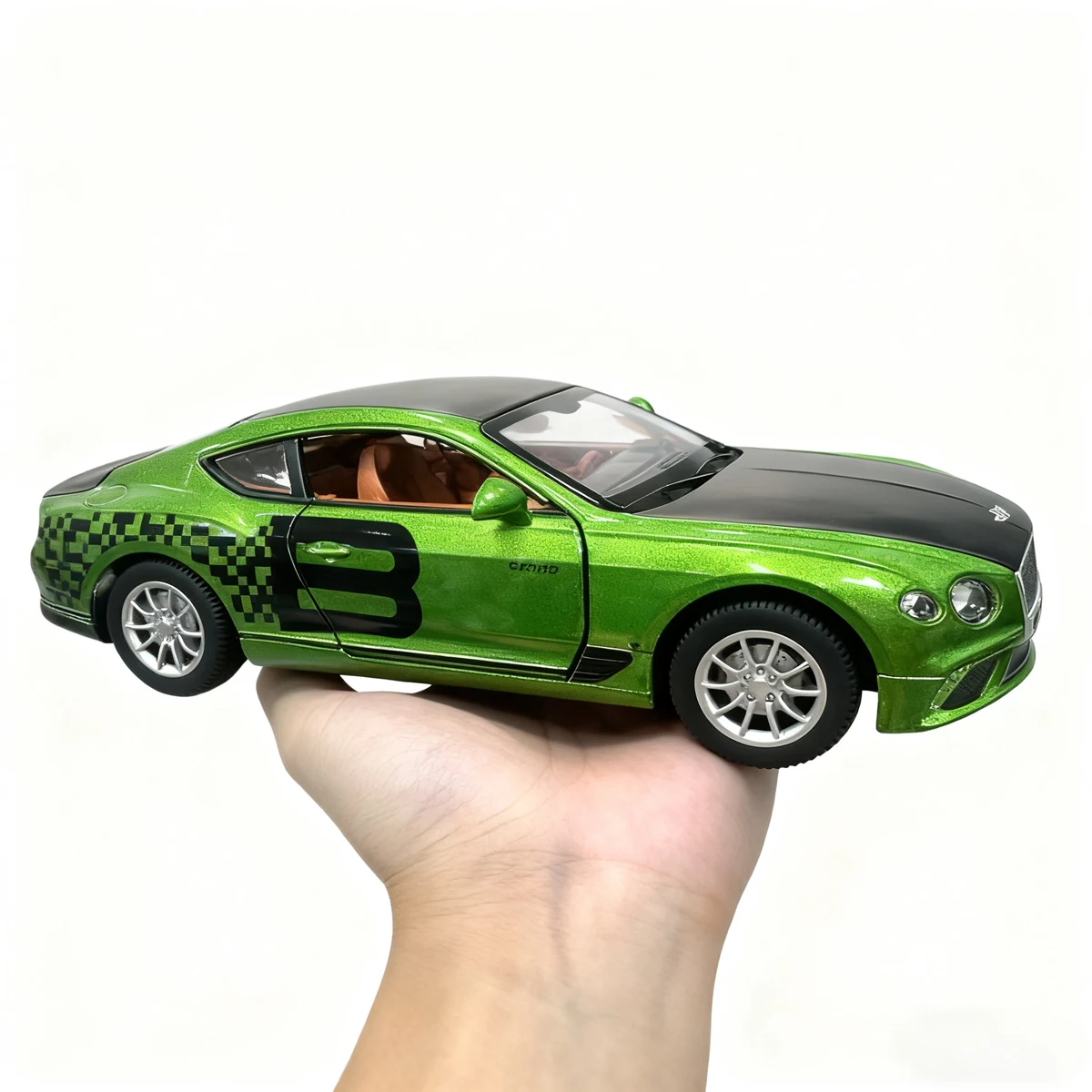 

1:22 Christmas Green Miniature Car Toy Die-Cast Alloy Vehicle with Steering Wheel, Sound, Lights, Pull-Back Model for Adults and Children, Holiday Gift, Decoration, Collection Display