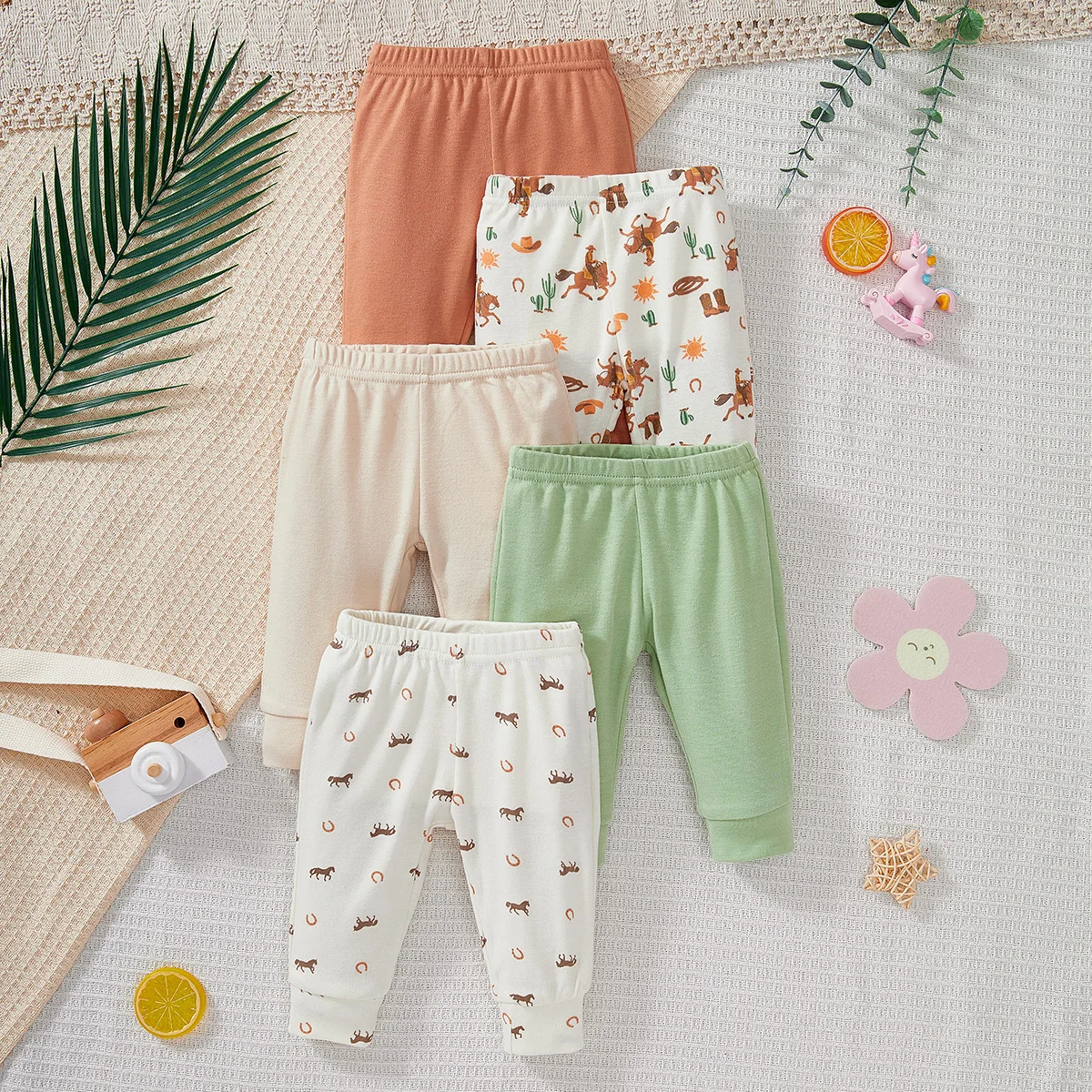 5-Piece Set of Newborn Spring and Autumn Comfortable Pants, Cartoon Animal Print Style, Baby Boy Pants, Suitable for Outdoor Wear