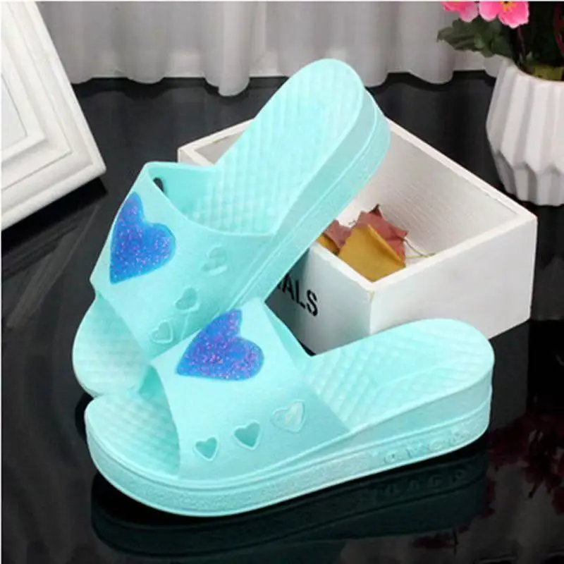Summer New Fashionable Women Platform Slippers Heart-shaped Muffin Heel Ladies Slides Thick Sole High Heel Slippers