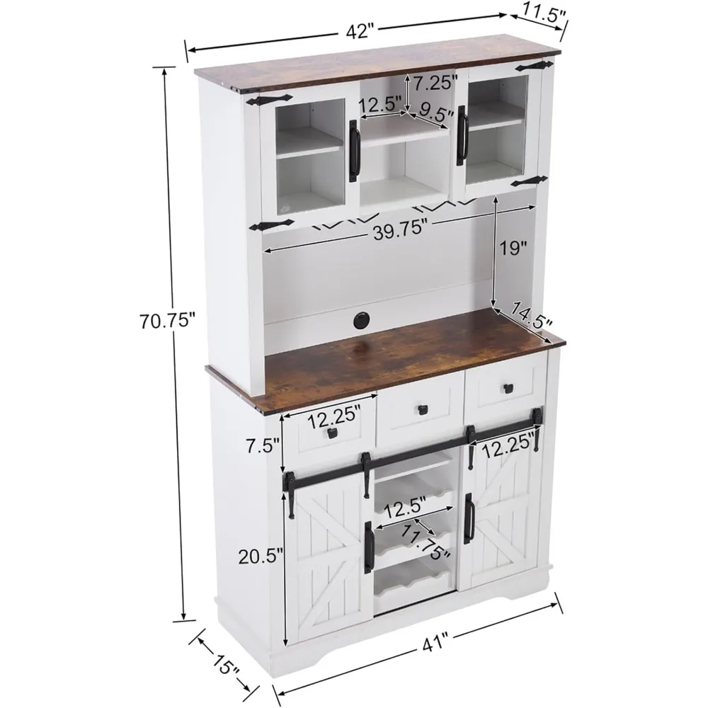 슬라이딩 헛간 문, 유리 선반 및 서랍이 있는 소박한 흰색 농가 스타일 와인 캐비닛