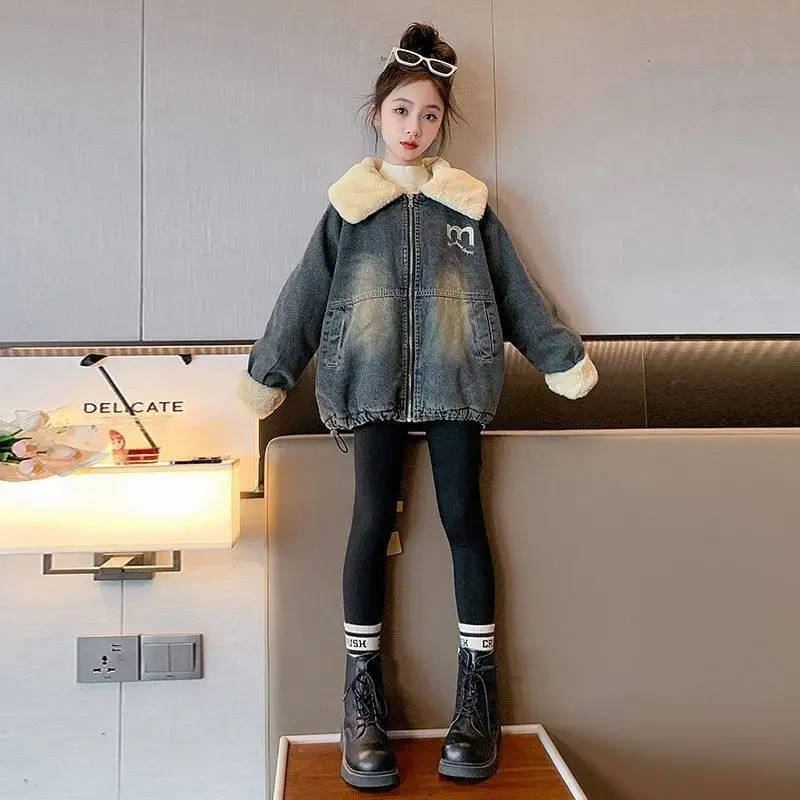 Trendy Girls' Big Kids' Denim Jacket-Thickened Fleece-Lined Stylish, Fashionable Casual Winter Top for Chic Girls' Winter Outfit
