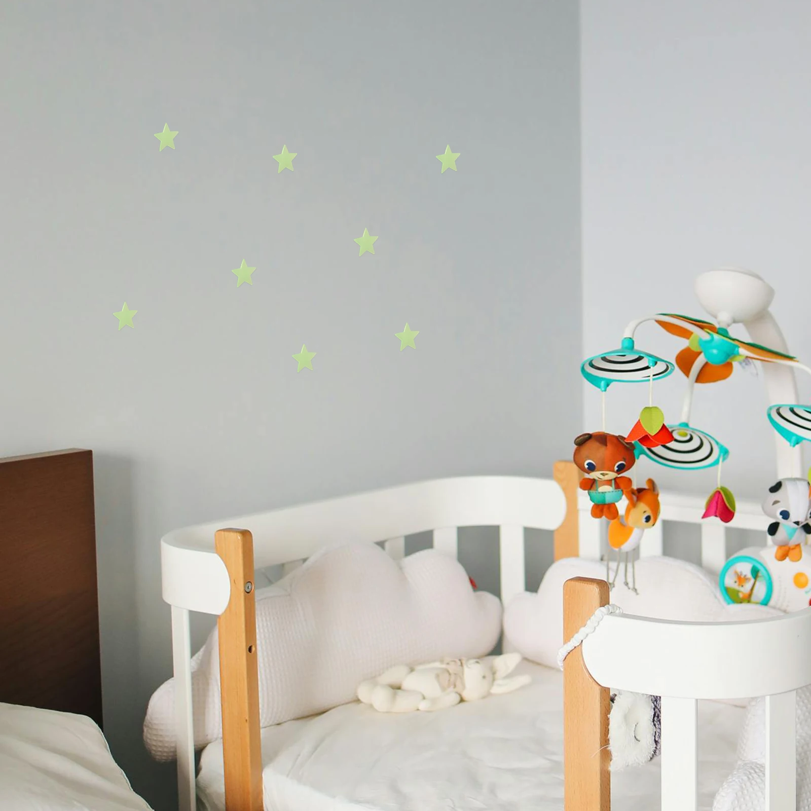 

100Pcs Luminous Star Stickers Glow in The Dark Stars Wall Art Waterproof Plastic Decals for Kids Room Theme Party Wedding