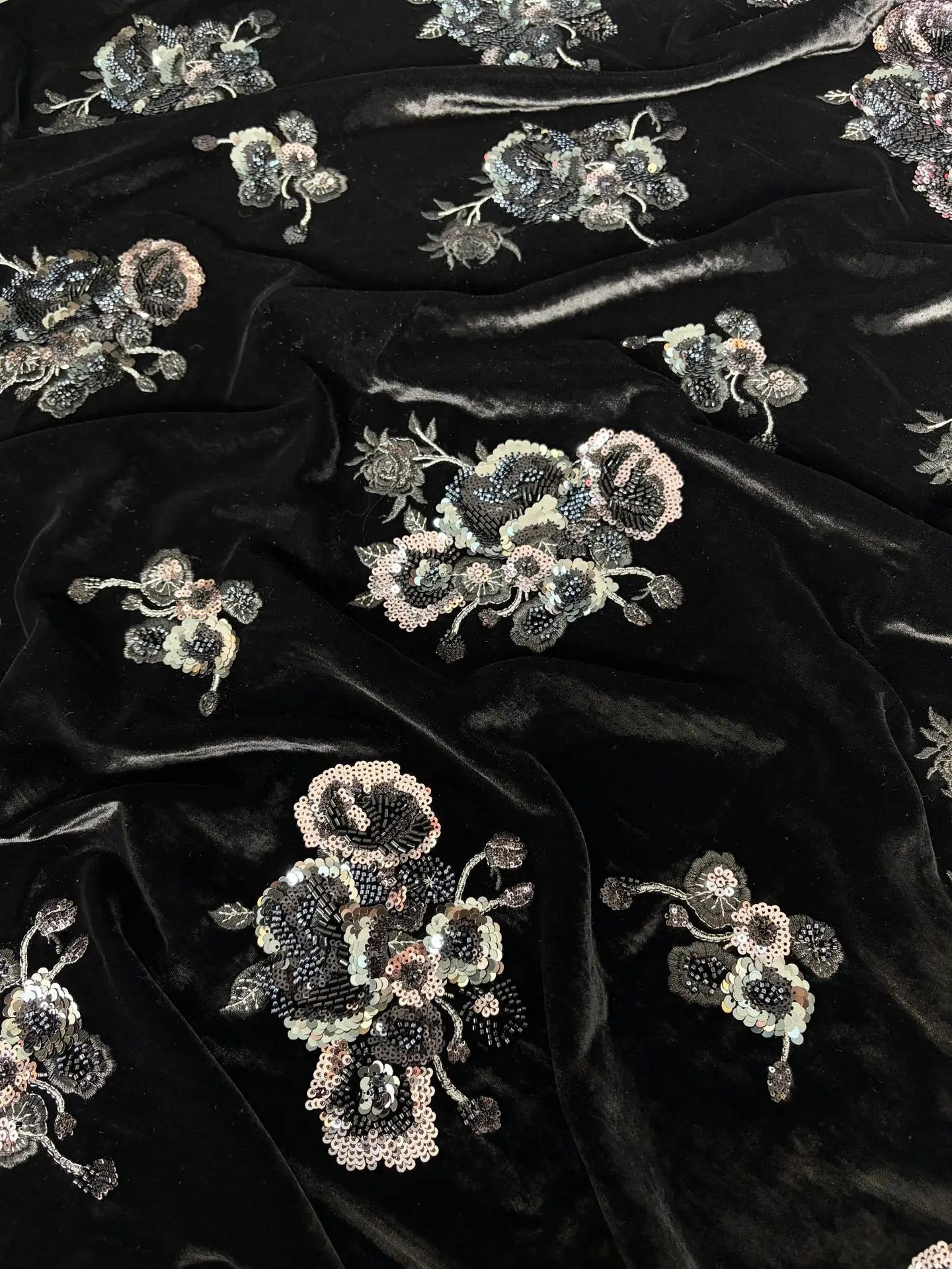 

New exquisite sequin embroidered human silk velvet fabric for women's clothing,wedding dresses,shawls,embroidered sewing fabric