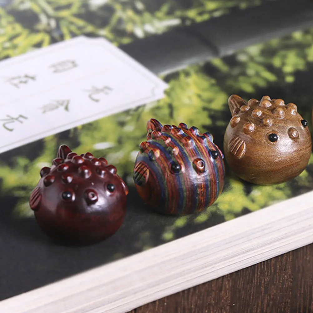 

2 Pcs Wooden Fish Hanging Ornament Decorations Chic Globefish Crafts Household Decors Simple