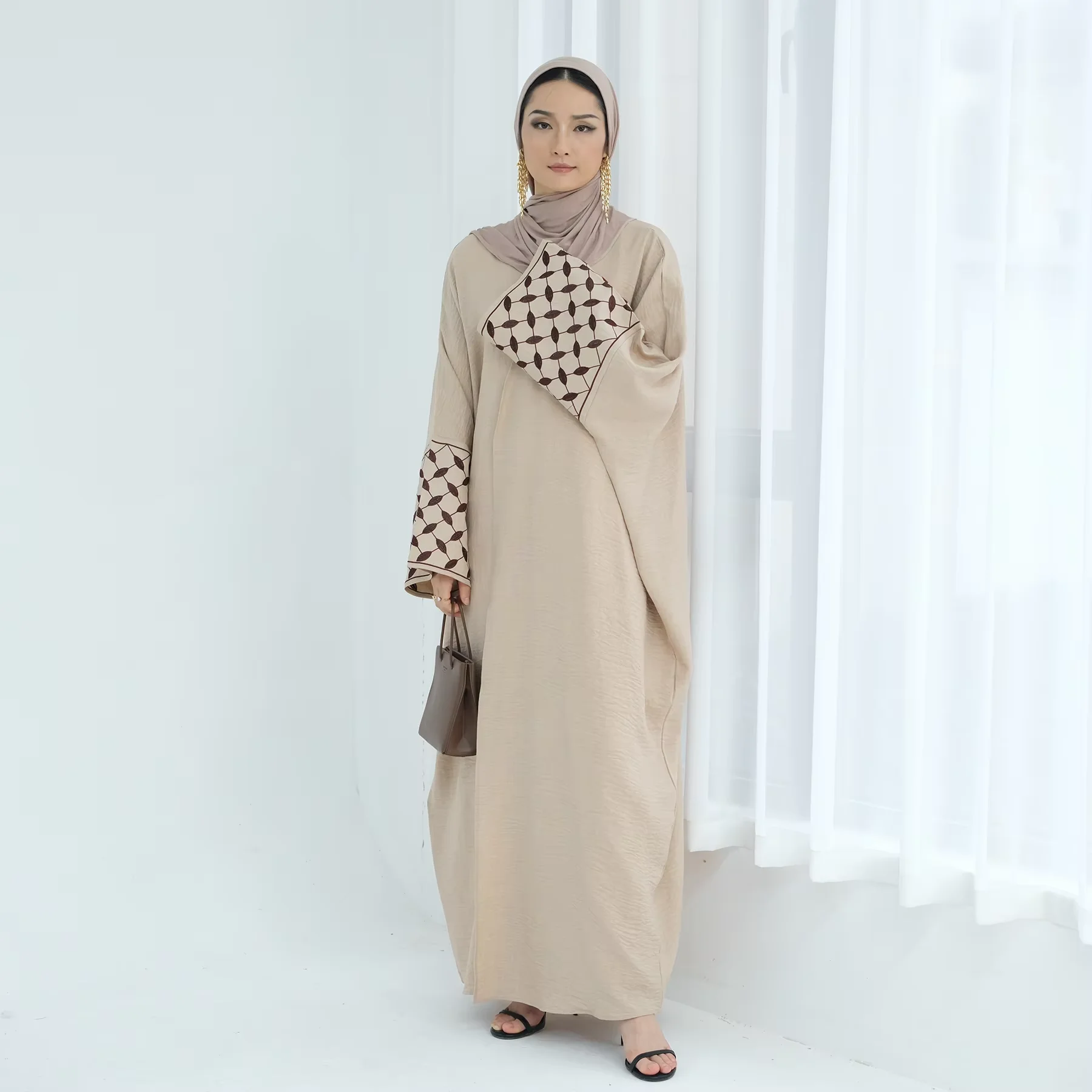 Nouvelle broderie Abayas pour femmes robe musulmane dubaï turquie caftan Kimono Caridgan ouvert Abaya Kebaya Islam Jalabiya Caftan robe