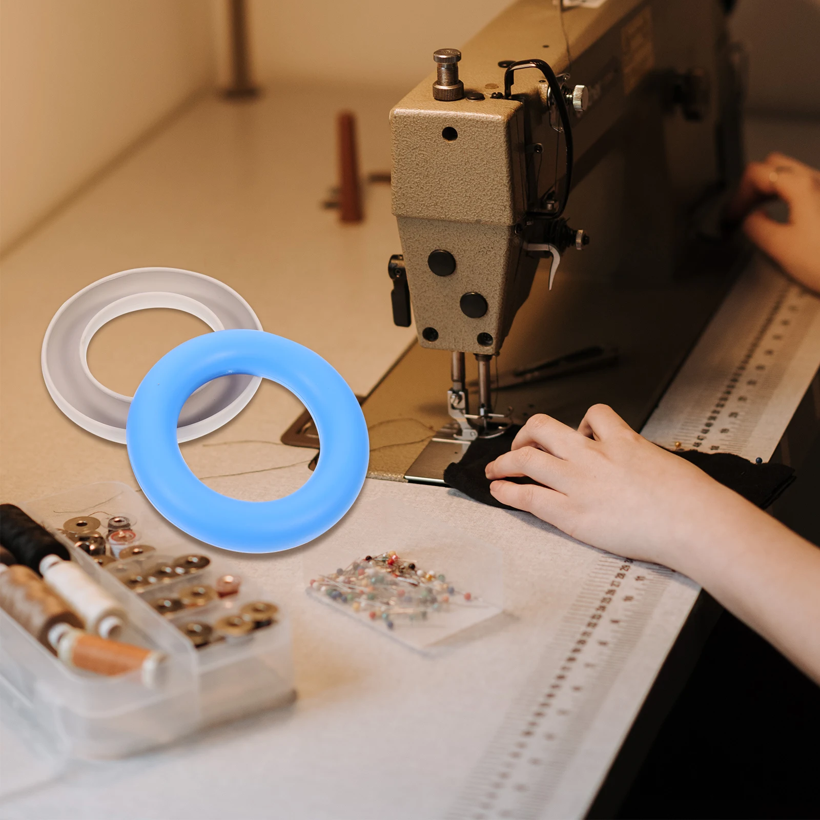 

6Pcs Bobbin Holder Set Strong Functional Small Size Lightweight Storage Ring for Thread Spools Easy to Carry Bobbin Holder