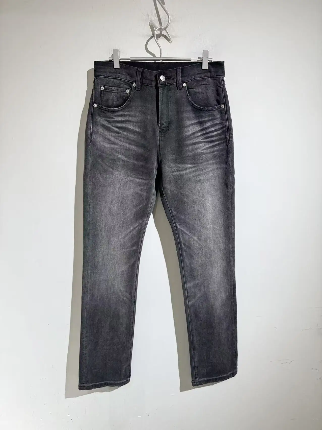 

Casual Loose Comfortable Men's Straight Leg Jeans High Street Bla Bull 25SS Autumn Winter New Sle Faionable Elastic Denim