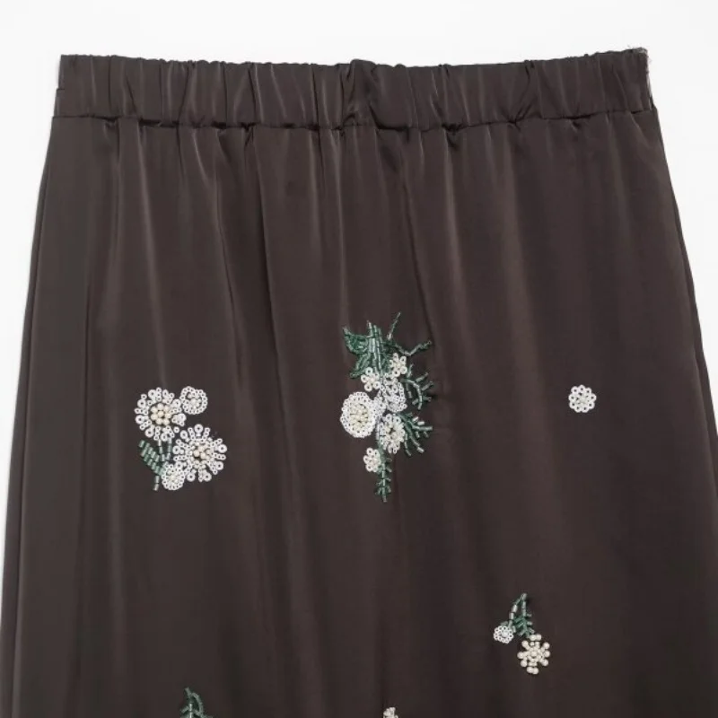 Gonna autunnale ricamata con paillettes elegante da donna per la cena, la festa, il lavoro d'ufficio, il fondo formale da lavoro