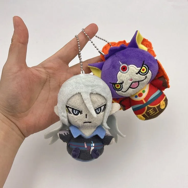 Nuevo Kawaii lindo Anime yo-kai reloj Enma Emma Mini llavero de felpa pequeño colgante niños juguetes de peluche para niños regalos 11CM