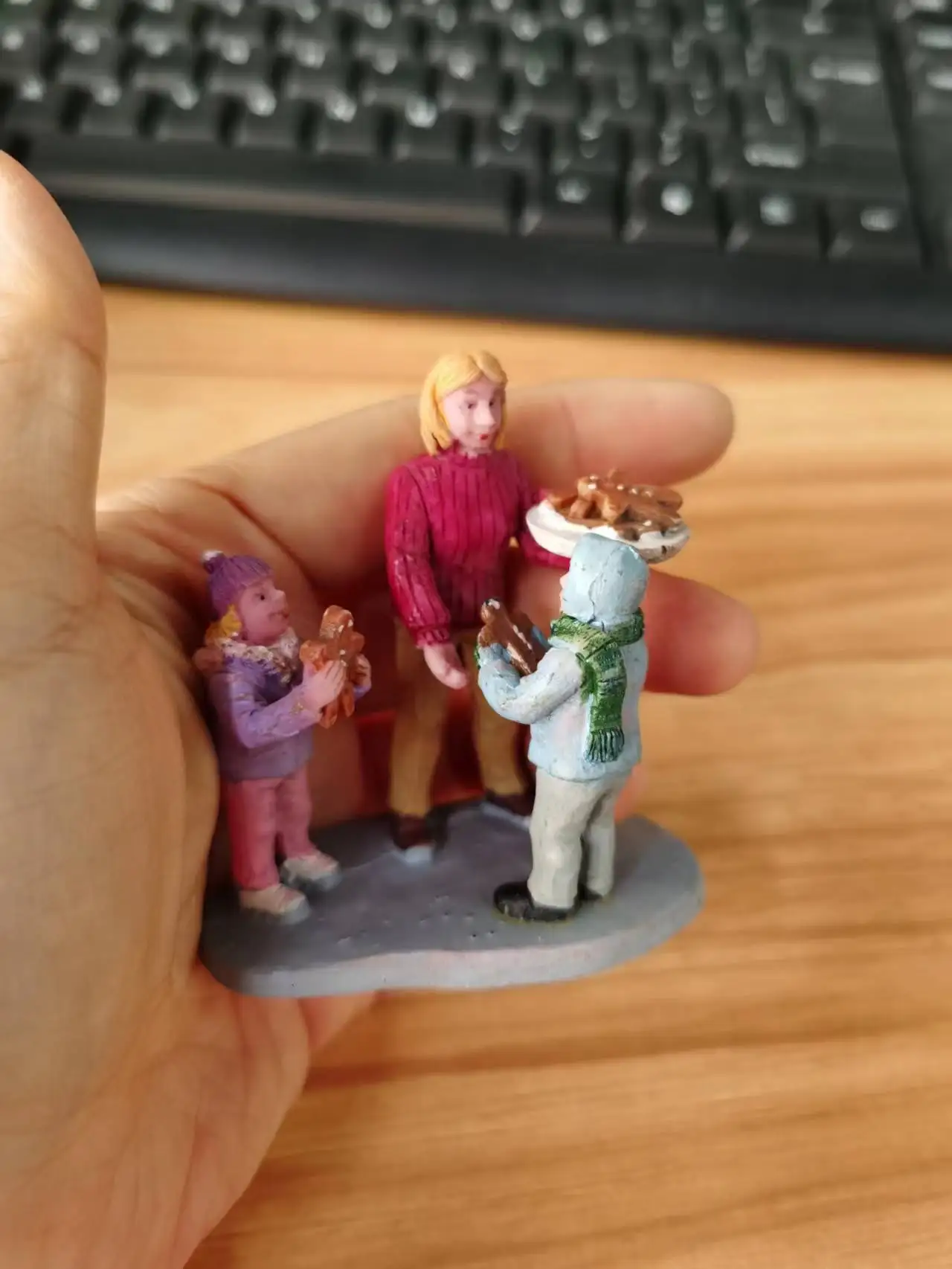 Resin figure mental psychological sand table game box court therapy gingersnap