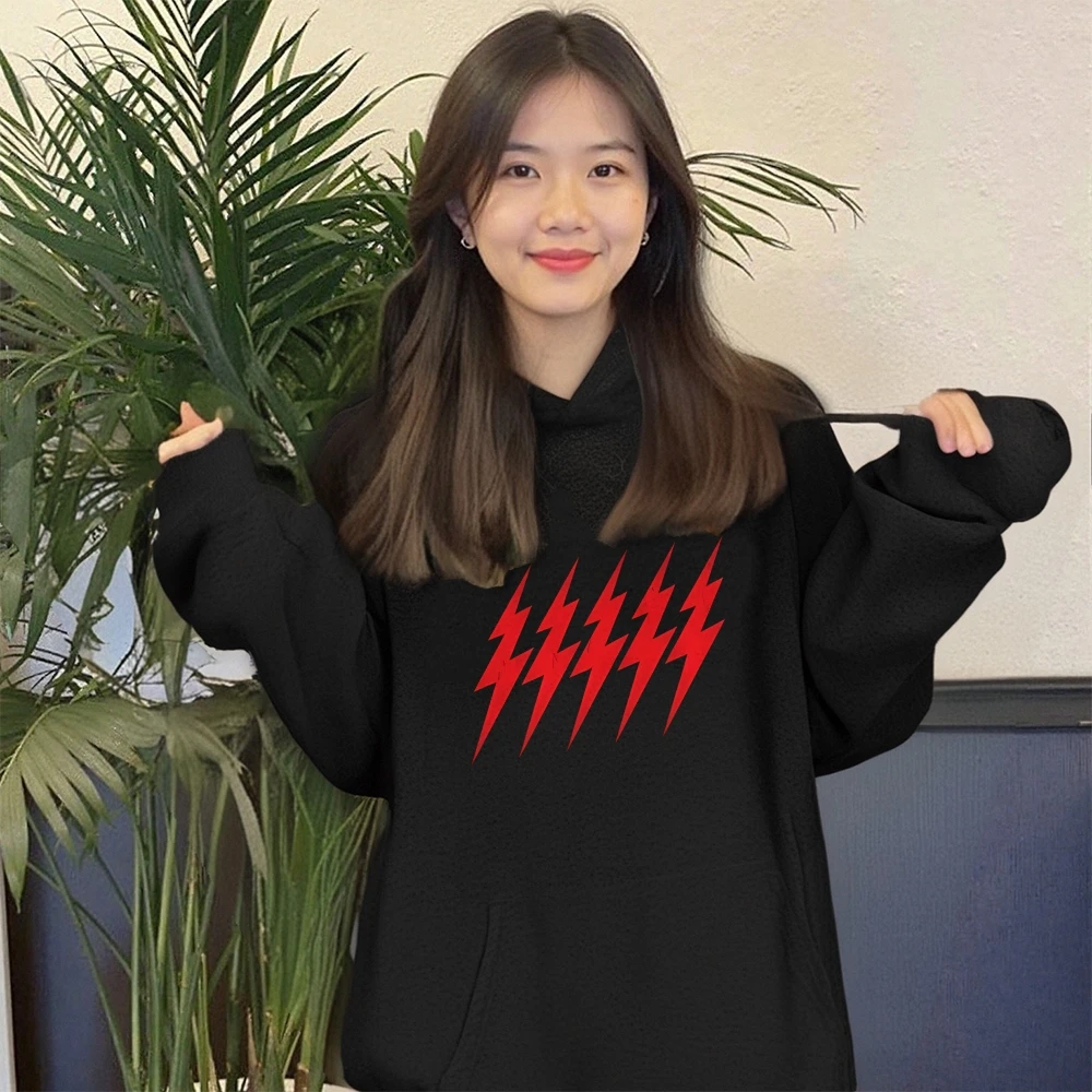 

Толстовка с красной молнией, черная толстовка с принтом Bold Lightning Bolt, повседневный свободный топ с длинными рукавами, осень-зима, острый вид, удобный топ