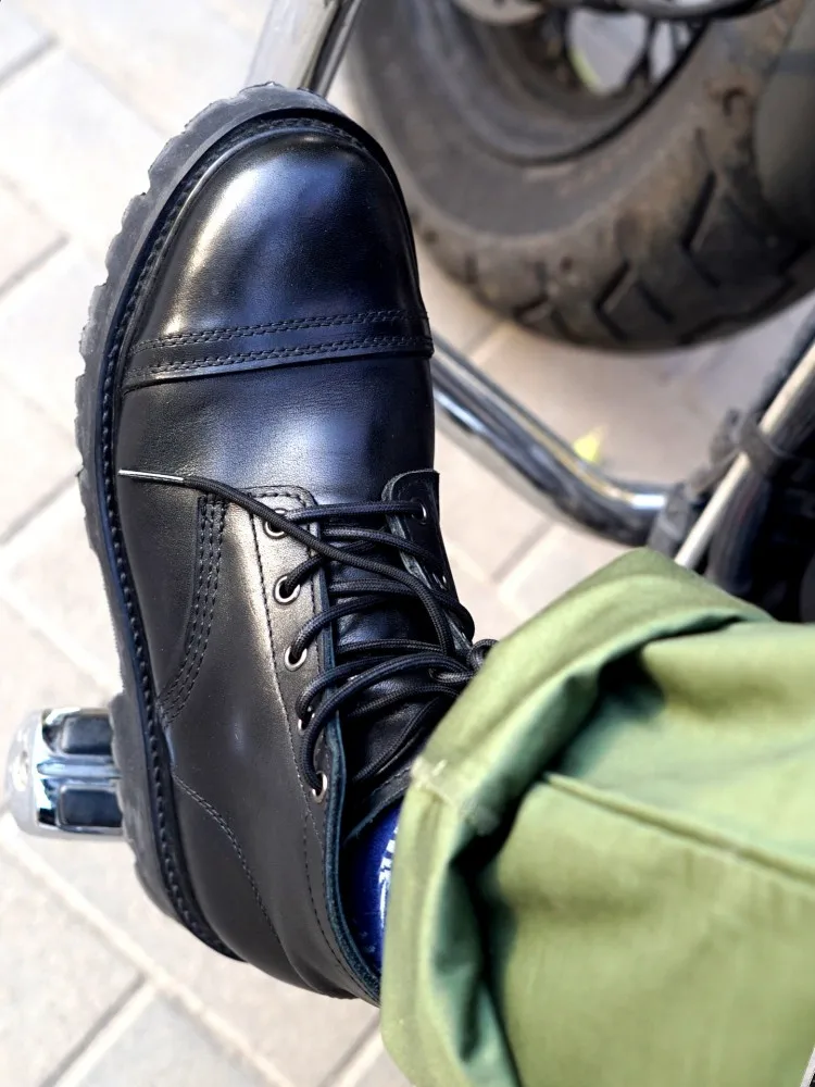 Vintage Mens Genuine Leather Work Shoes Lace Up High Top Real Leather Motor Biker Riding Safety Ankle Boots Thick Platform Shoes