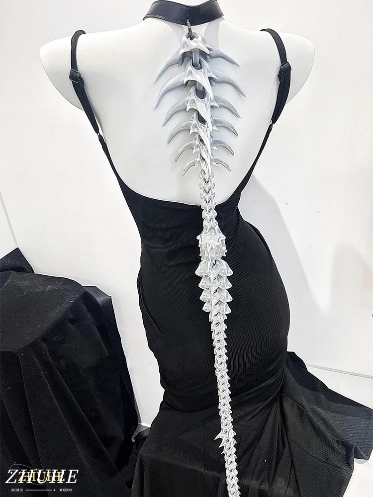 قلادة The Punk Gothic الكبيرة على شكل عمود الفقري التنين، تصميم متخصص، هي إكسسوار مجوهرات لكل من الرجال والنساء كرنفال