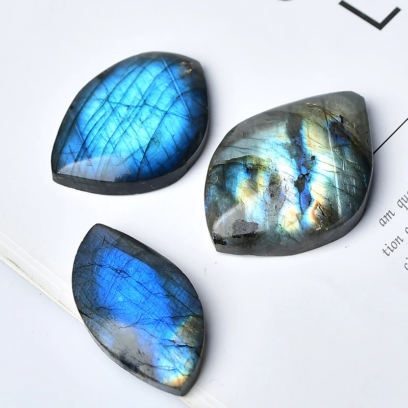 1PC Natural Labradorite Crystal Original Gemstone Leaf Shape Polished Healing Energy Stone Charm Jewelry Home Decoration Gifts