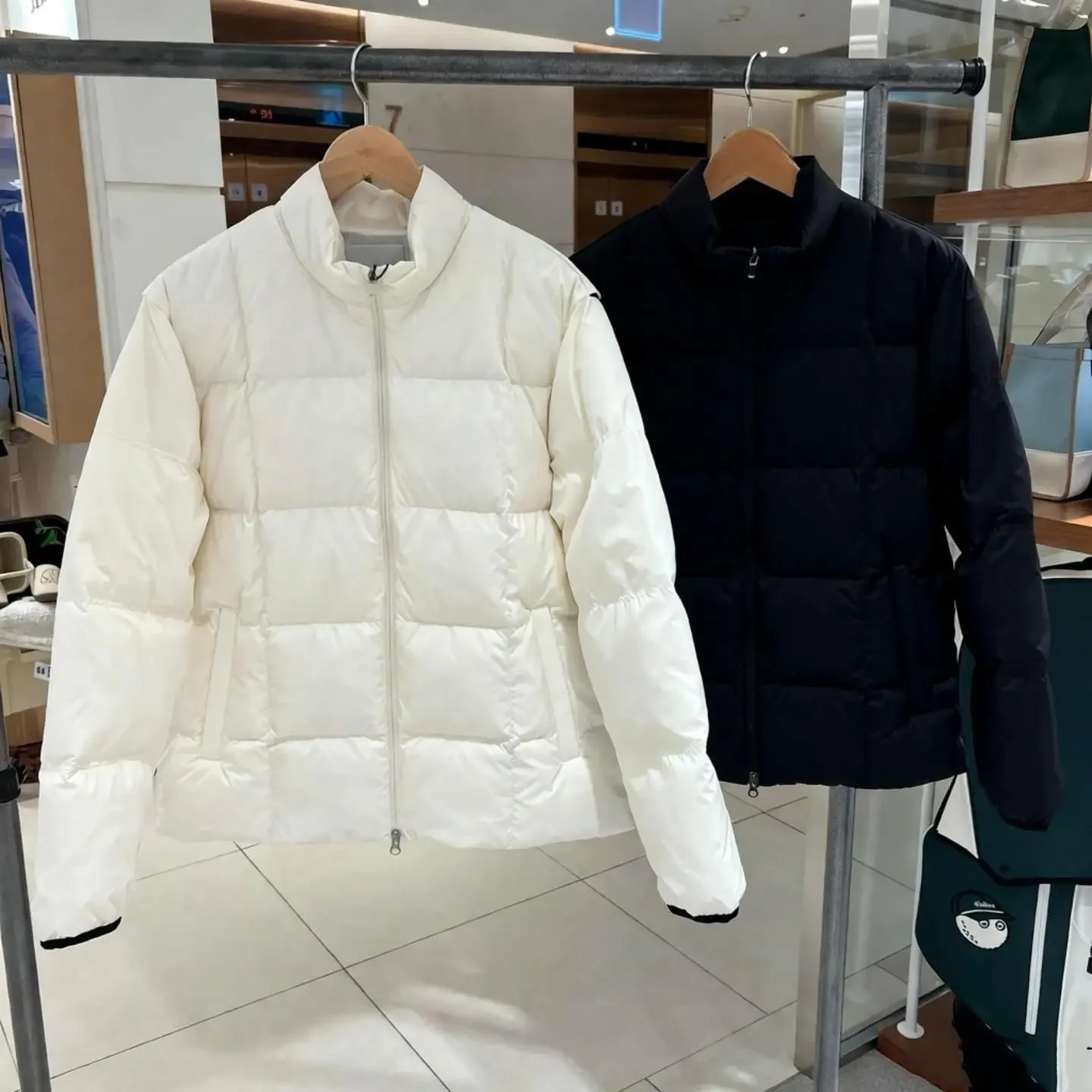 2026 New Winter Men Golf Down Jacket Stand Collar Hoodless Windproof Warm Detachable Sleeves Golf Tops